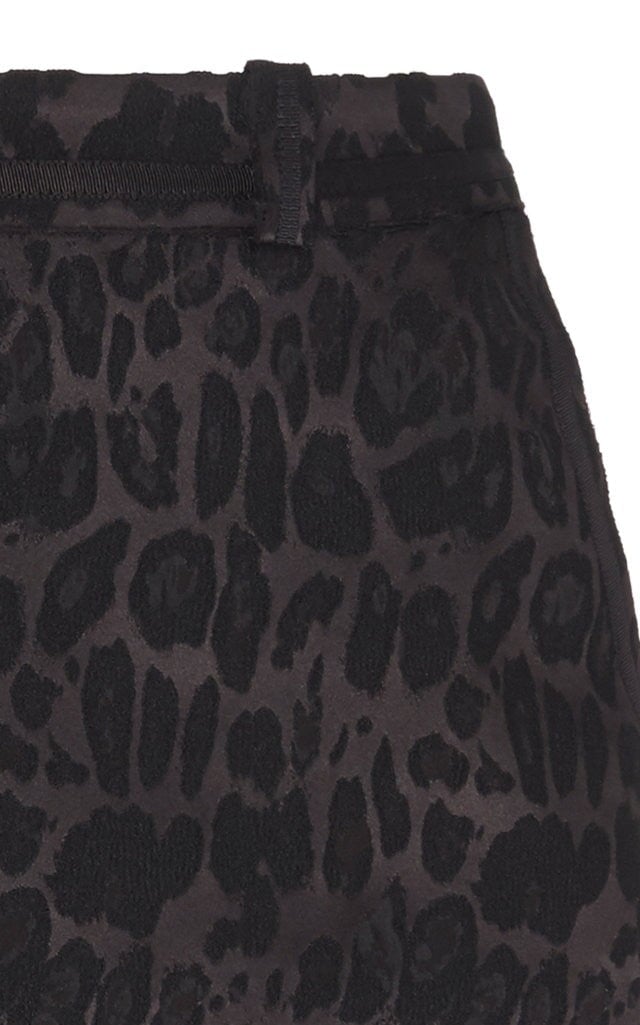 https://www.atelierunttld.com/cdn/shop/products/large_unttld-black-leopard-jacquard-pencil-skirt-4_800x.jpg?v=1673645192